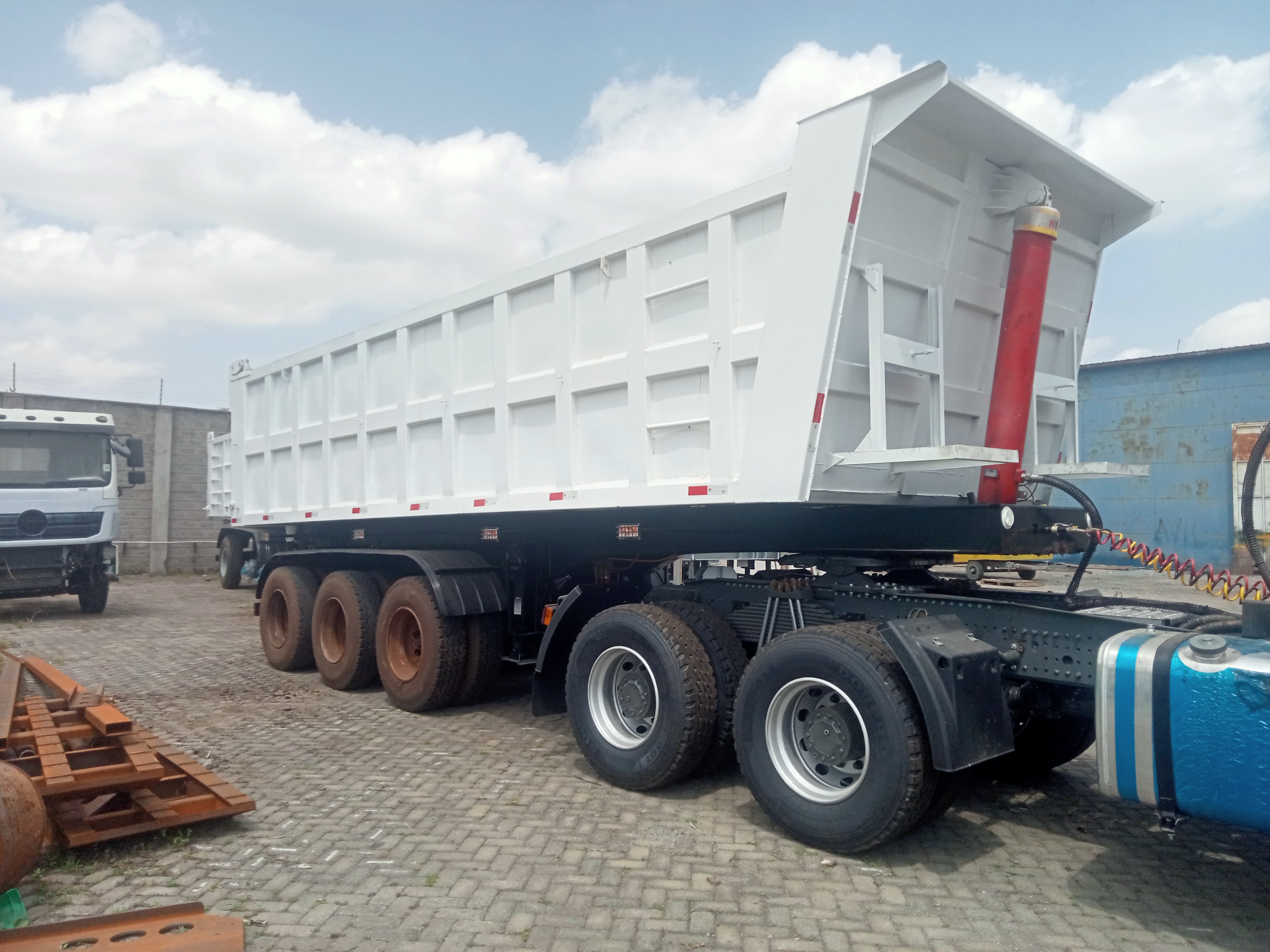 CIMC Tipping Trailer 8
